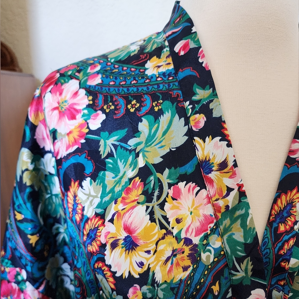Vintage Gold Label Victoria Secret Robe - Picture 3 of 7